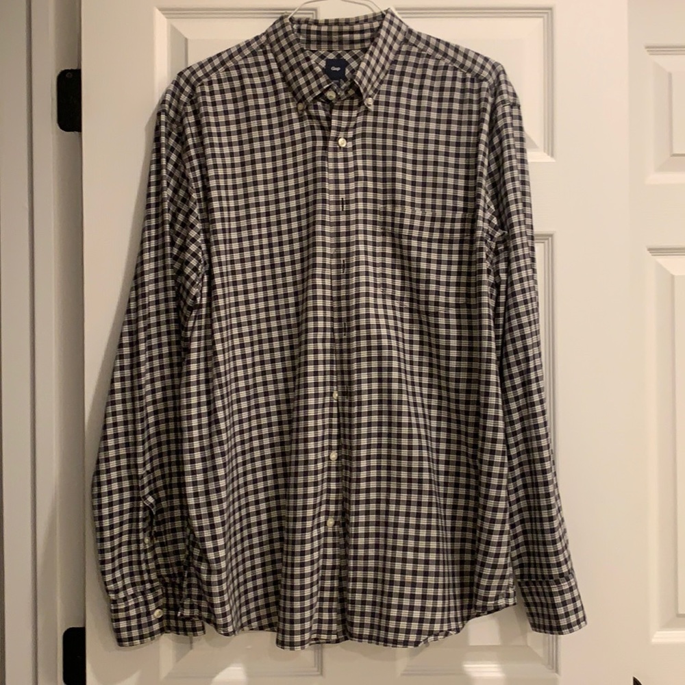 Gap men's cotton shirt.